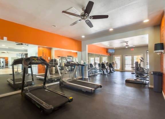 $845 / 1br - 321ft2 - Techos abovedados, 1 dormitorio, en Phoenix AZ (5104 E Van Buren Street, Phoenix, AZ, USA, Phoenix, AZ)64024821832450121