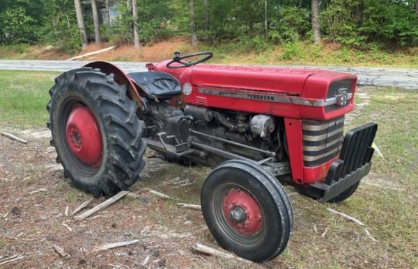 MASSEY FERGUSON 135 TRACTOR 1