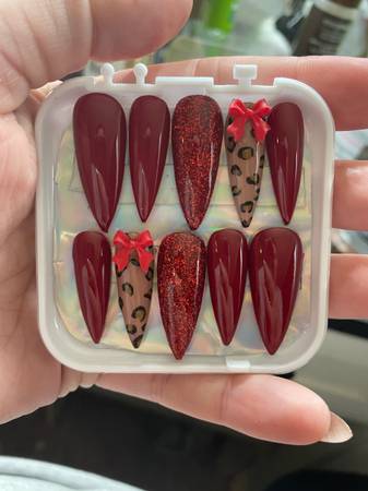 Custom Press-On Nail Sets Perfect Sized for You!63843456214657122