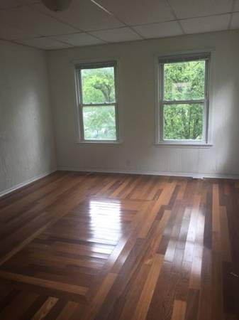 $1,000 / 1br - 900ft2 - Downtown Loft (Bloomington)63935966983554124