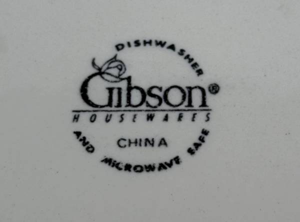 Set of 6 Vintage Serving Salad Plates by Gibson Blue Green White - $6 (San Diego-Ocean Beach)63471473055233124