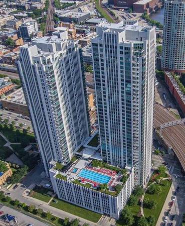 $2,050 Affordable And Hot West Loop location! (West Loop)63898984119555121