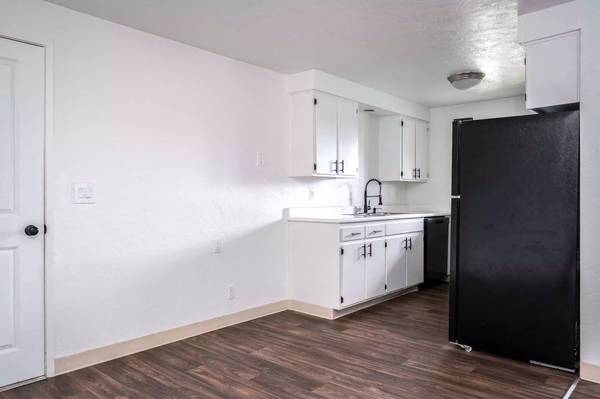 $1,660 / 2br - 810ft2 - Pets are welcome! 2 bd / 1 ba. Call for a tour! (Springfield - North Springfield)63373572990595122