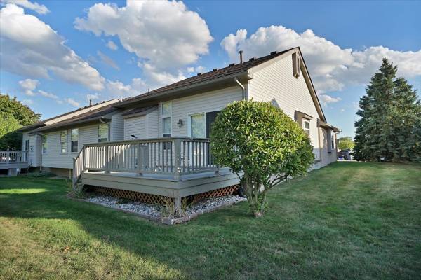 $269,900 / 2br - 1383ft2 - Beautiful Updated Condo for Sale in Clinton Township!! (Clinton Township)64018940806913124