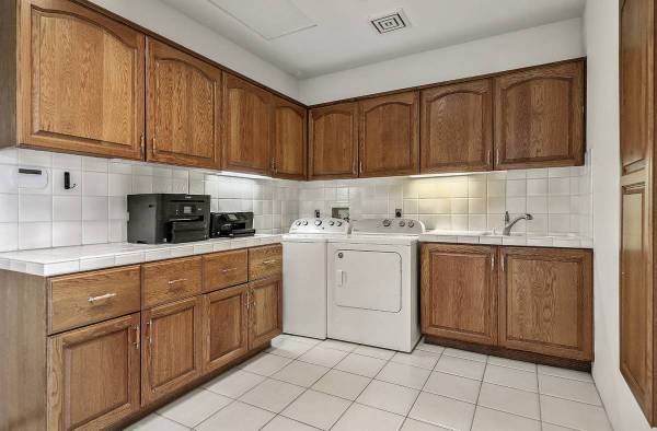 $2,200 / 2br - 4731ft2 - 2br - 4731ft2 - Prestigious Indian Wells Custom Home Retreat (Indian Wells)63686209799041124