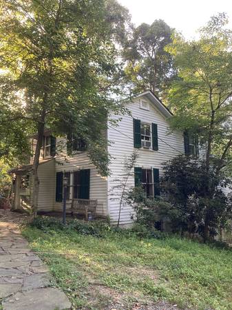 $3,800 / 3br - 2800ft2 - Peaceful and Quiet 2800 sq ft 3 bed, 2 Bath to Call Home in McLean (McLean)63895918939394120