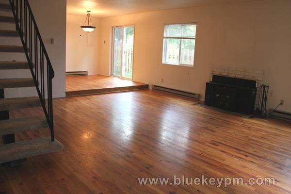 $2,125 / 3br - 1110ft2 - 3 Bed, 1 Bath Duplex in Lake Oswego63820909646209121