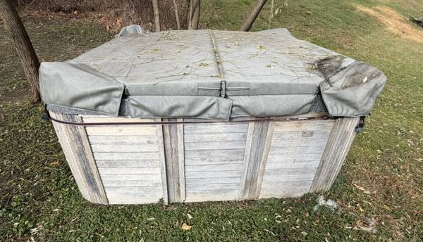 Free jacuzzi 1