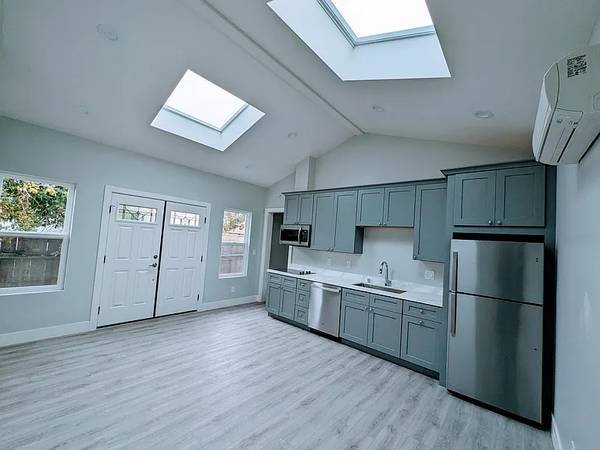 $1,595 / 2br - 800ft2 - Brand New 2-Bedroom Home in Prime Santa Clara~! (santa clara)63657946951041120