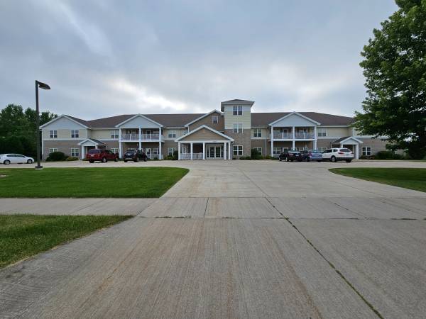$1,000 / 2br - 957ft2 - Kenwood Senior Living (55+) 2-Bed Apartment For Rent FREE WATER & GAS (Ripon)63845967611009121