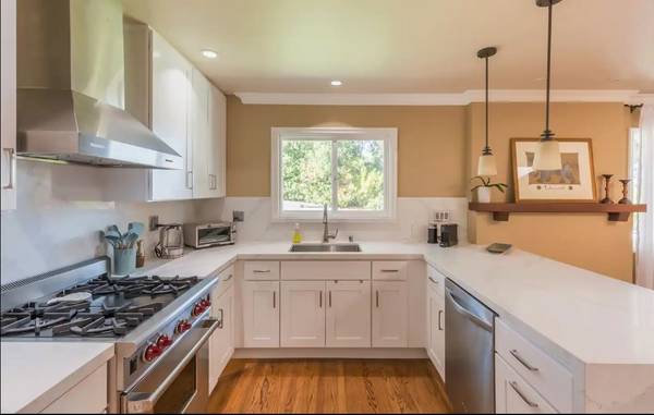 $12,875 / 4br - 2100ft2 - GORGEOUS Furnished Home Lafayette- All Utilities Incl/FLEX TERMS (lafayette / orinda / moraga)63658079734401123
