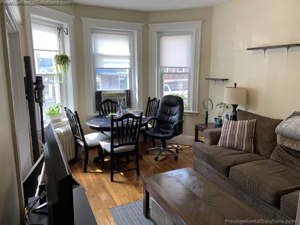 $2,275 / 1br - Dec. Great 1 bed-NO Fee-Ht/Hw incl-Close to Coolidge Corner-On Train (Allston)63996403740419123