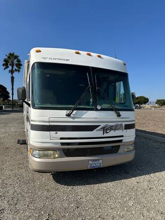 RV 2005 class A 32ft. 1