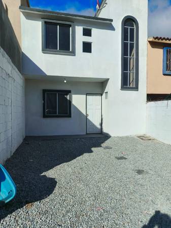 SE VENDE CASA EN PLAYAS DE ROSARITO 1