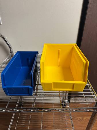 🟦 Plastic Standard Storage Bins 1