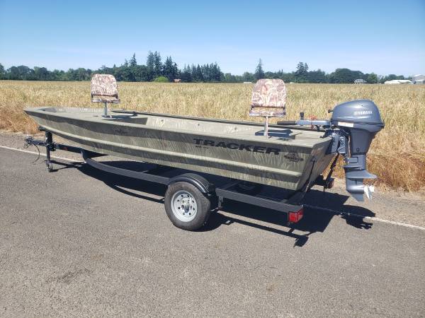 2025 White River Tracker Grizzly 1648 MVX aluminum boat w/ Yamaha 9.9 1