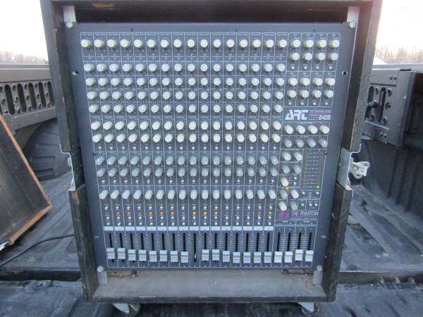 ART 2408 Phantom Series 16-Channel Rack Mount Mixer Console Vintage Mu 1