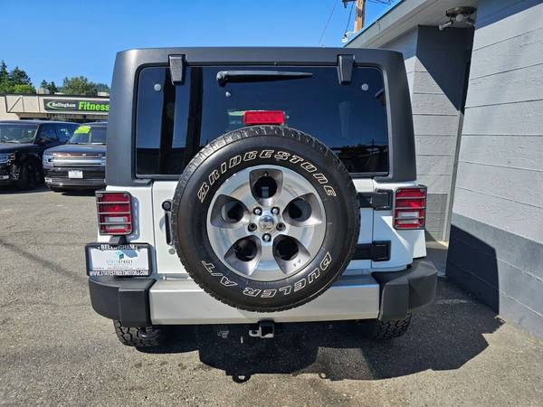 2017 Jeep Wrangler Unlimited Sahara 1C4BJWEG5HL683645 - $24,999 (Para la mejor selección de vehículos usados en la s)63470765211393124