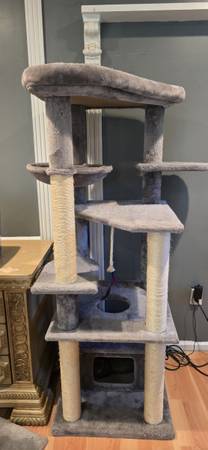 5'8" cat tree 1
