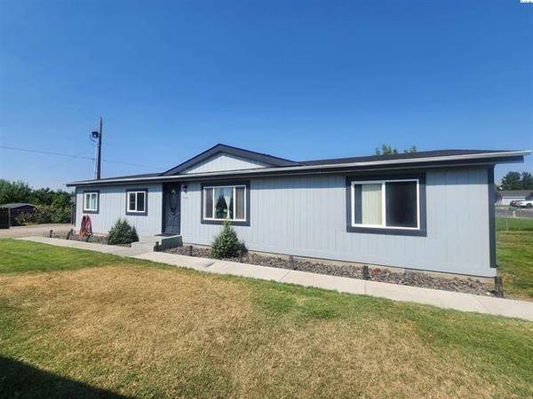 $339,900 / 3br - 1568ft2 - OPEN HOUSE SAT 9/27 & Sun 9/28 @ 11AM-1PM. (Pasco)63821615828483120