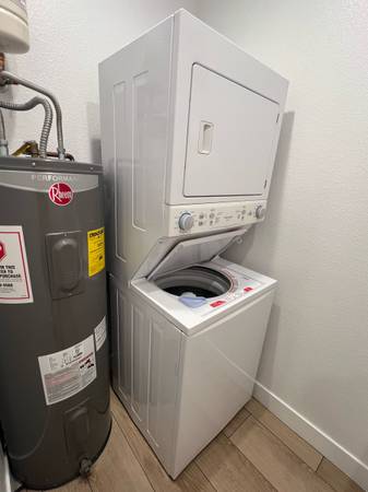 Frigidaire stackable Washer & Dryer 1