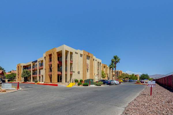 $289 / 1br - 350ft2 - MINUTES FROM LAS VEGAS STRIP (4555 LAS VEGAS BLVD N, LAS VEGAS, NV)63907027353730121