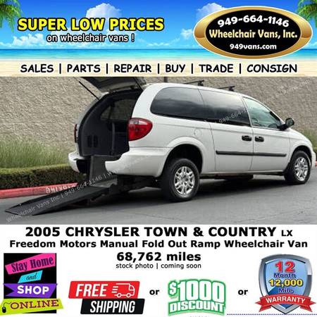 2005 Chrysler Town and Country LX Wheelchair Van    1