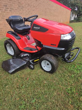 Used riding tractor Jonsered 1