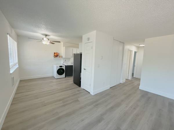 $1,495 / 2br - 700ft2 - Get $200 Off! Private Covered Balcony and In-Unit Laundry! (Aloha)63842022419587120