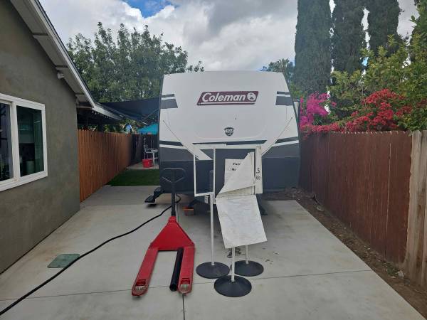 $1,800 / 1br - 250ft2 - *^*Glade RV*^*  1 Dormitorio/ 1 Baño (Chatsworth)63701054235779122