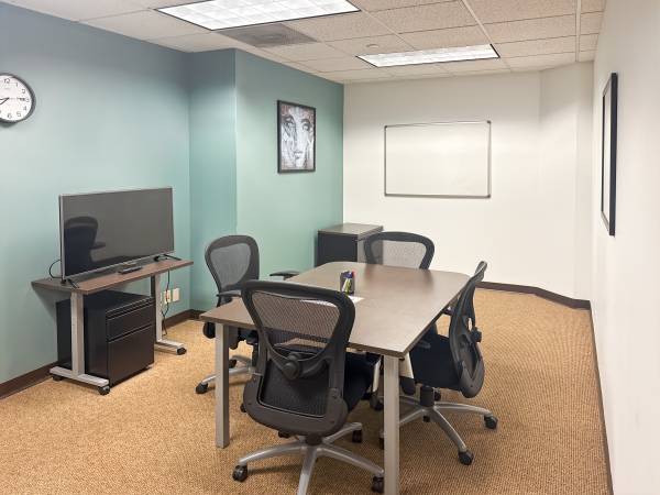 Meet Clients With Confidence In Our Meeting Rooms! 1