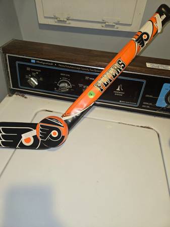 Mini flyers hockey puck and stick 1