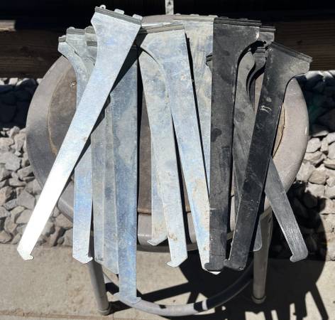 Shelf Brackets 10-12inch (lot) 1