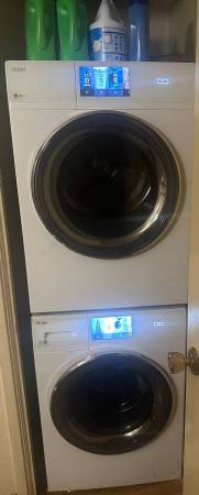 Smart stackable washer and dryer 1