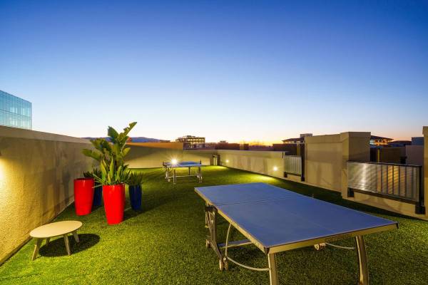 $5,321 / 2br - 1679ft2 - Impoluta 2 BR con Ventanas Masivas y Piscinas de Estilo Resort (san jose west)63668044925059123