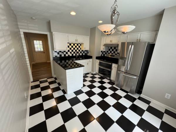 $2,400 / 2br - 1080ft2 - Best location in Nashville! Charming Condo. Vandy/Belmont/12 South (Belmont-Hillsboro)63680411786243123