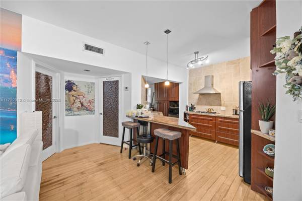 $275,000 / 1br - Beautifully remodeled 1Bed/1Bath gem in charming MIMO building (Miami Beach)64049276417411123