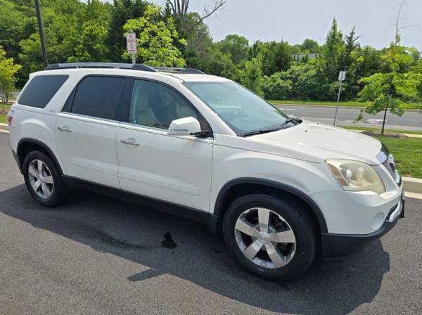 2011 GMC Arcadia - $3,60063618637745921123