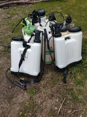 Back pack PUMP Garden SPRAYER LOT 4 & 2 Gallon 1