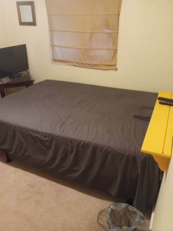 $200 / 1br - 136ft2 - Private room in large dblwide. (Pompano Beach)63906442446467120