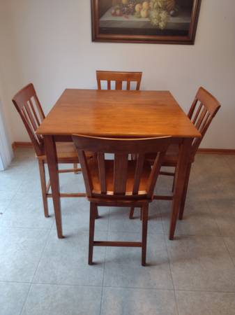 Square high top dining table and 4 chairs 1