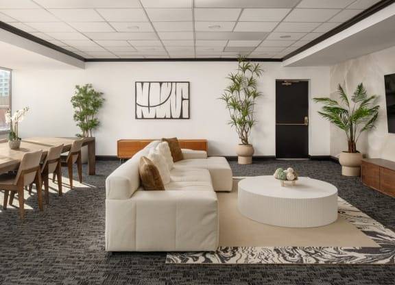 $1,235 / 400ft2 - Controlled Access/Gated, Clubroom, City View Deck (301 W Lombard St , Baltimore, MD)63694927185411120