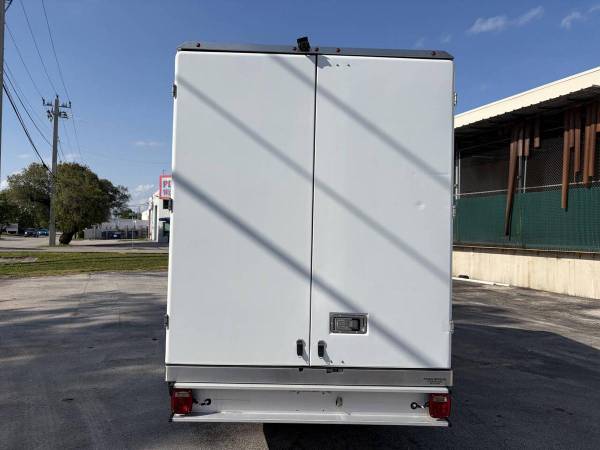 2022 Ford TRANSIT T350 - Photo 11