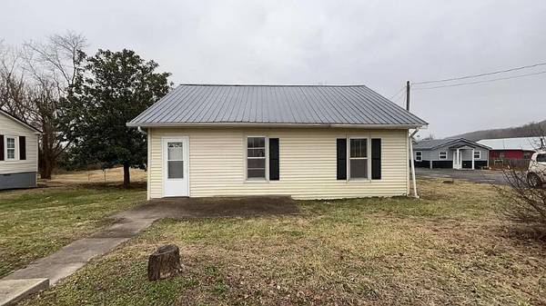 $1025.00 / 3br - 1200ft2 - $1025 -For Rent- 409 Mammoth Cave St. Cave City, KY64018298268545120