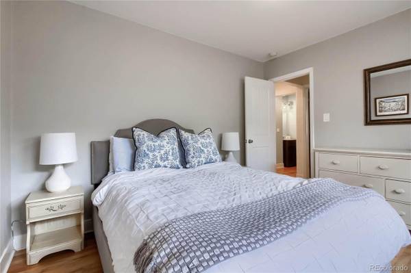 $800 / 2br - 1050ft2 - Sunny 12’11” x 12’3” room in 2bd/1bath in Oakland (oakland downtown)63682870603265120