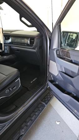 Ford Lightning Lariat 2023 con 23,000 km, casi sin uso - $49,800 (San Diego)63476435871617123