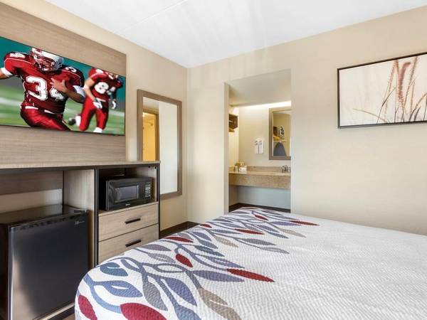 $350 / 2br - Vida asequible: ¡comodidades incluidas! (Sunnyside)63674876959747122