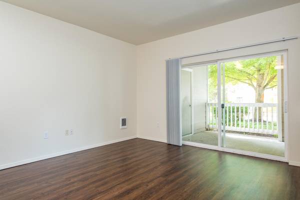 $1,612 / 2br - 810ft2 - $1,000 Off 1st Month's Rent on Select Apartments! Call for Details. (Wilsonville - I5, 205, Tigard, Oregon City, T)63831327692161124