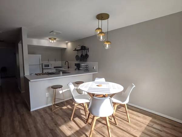 Boutique 1BR Condo by Lakeside Park | Furnished | Pool, Sauna & AC | O 1
