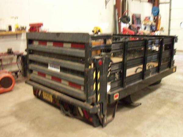 truck rack body with electric tail gate 1